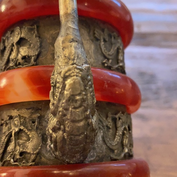 Antique exquisite design dragon & monkey red jade - Picture 14 of 15